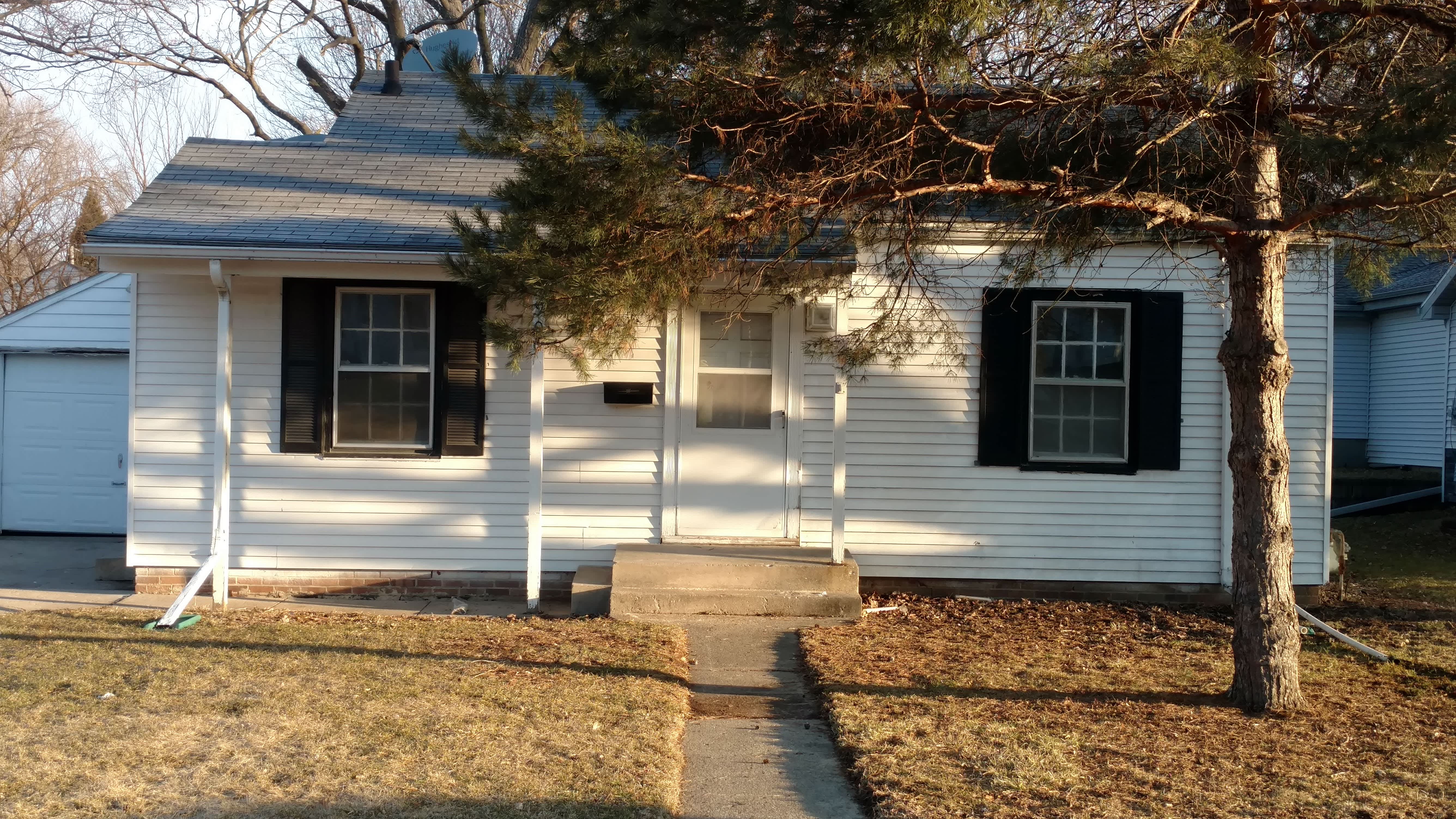 906 N 5Th Ave W – photo 1 of 31