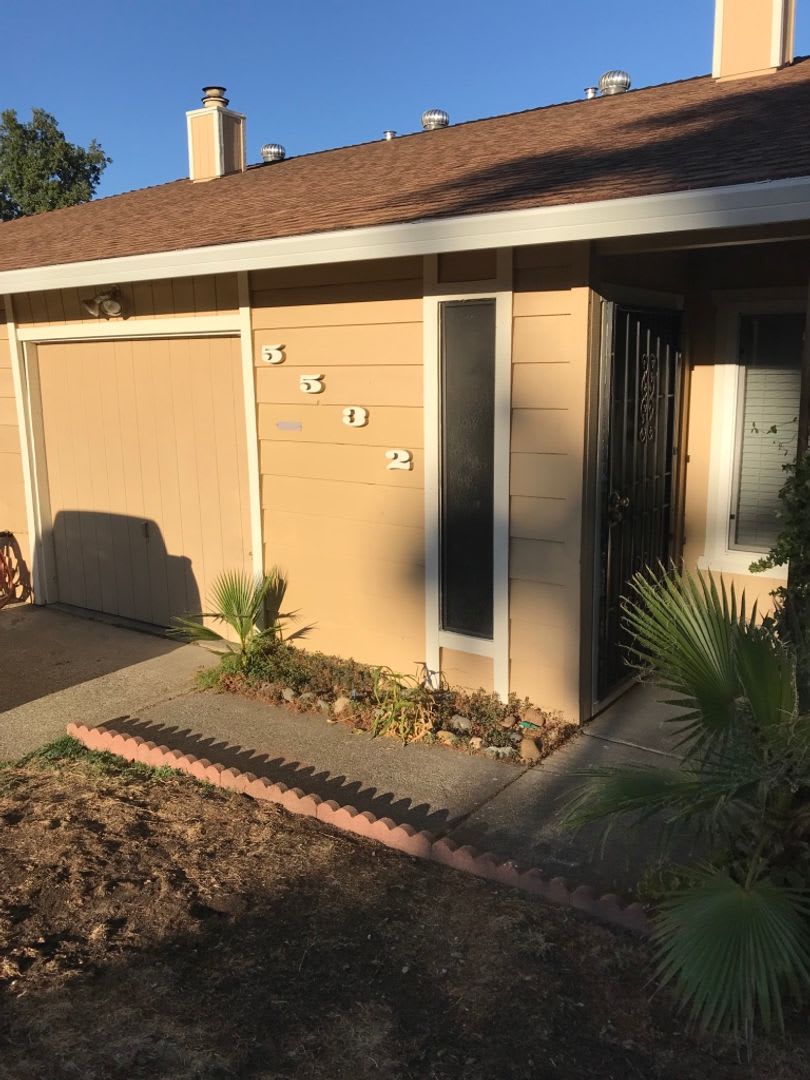 Fair Oaks 2bd/2ba Duplex with Garage – photo 1 of 8