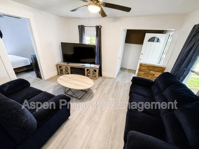 1213 Doemland Street – photo 1 of 7