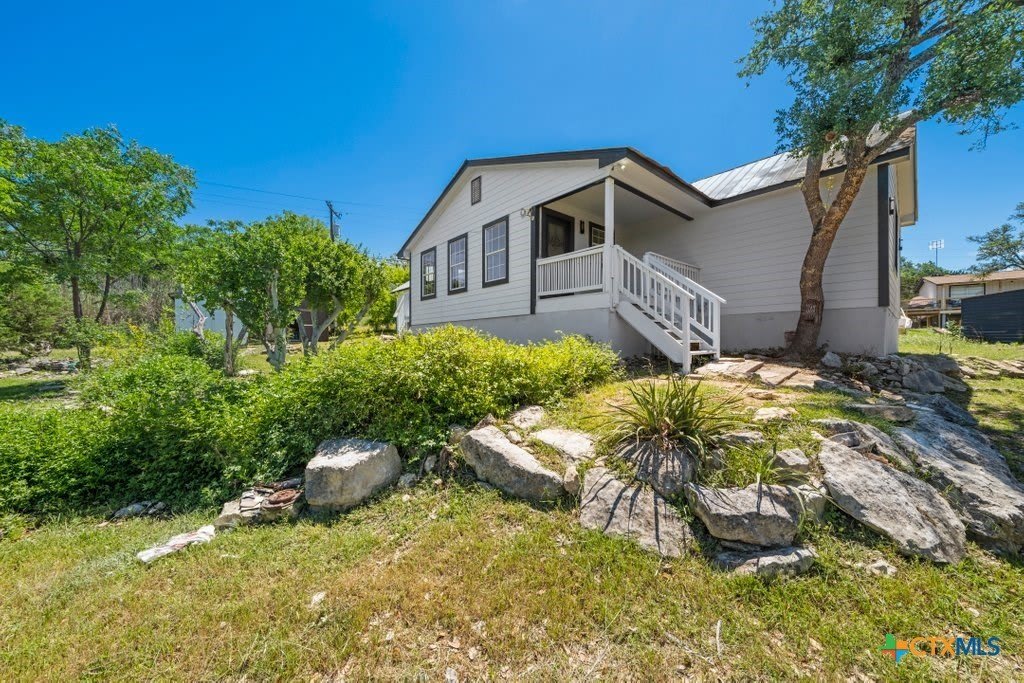 1219 E Lakeside Drive – photo 1 of 20