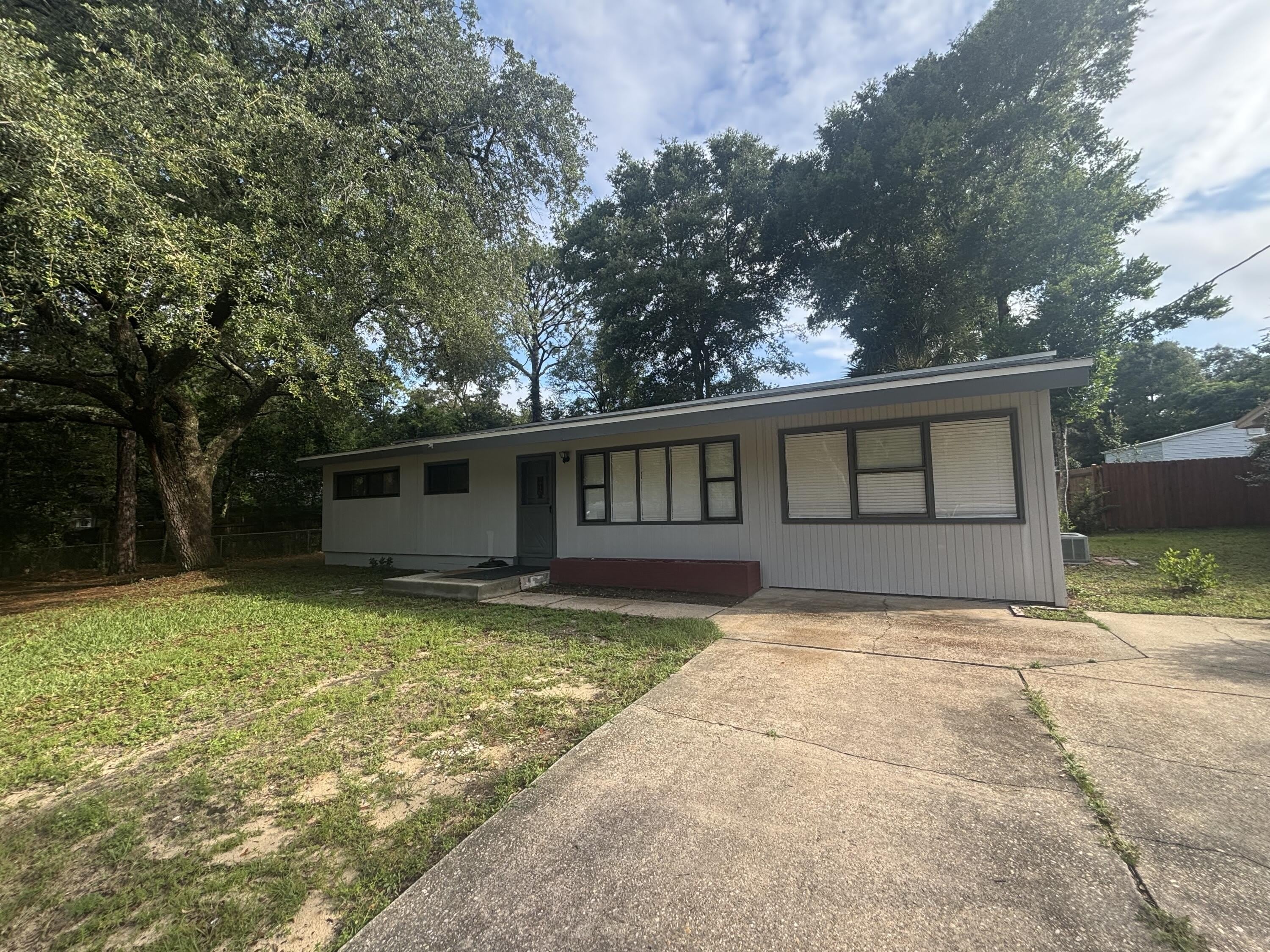 143 Edwards Circle – photo 1 of 18