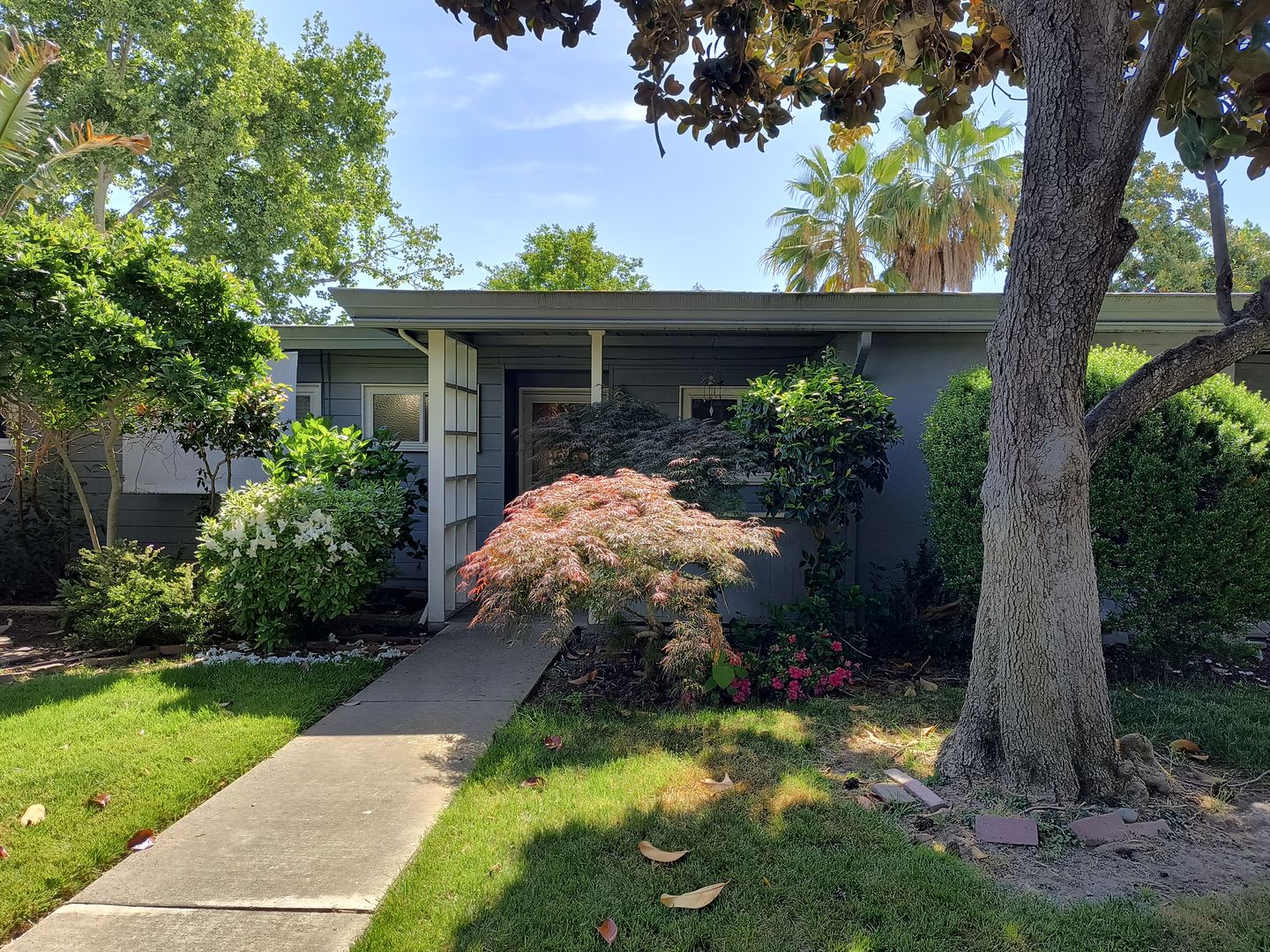Short Term Rental Fully Furnished And Move In Ready – photo 1 of 153