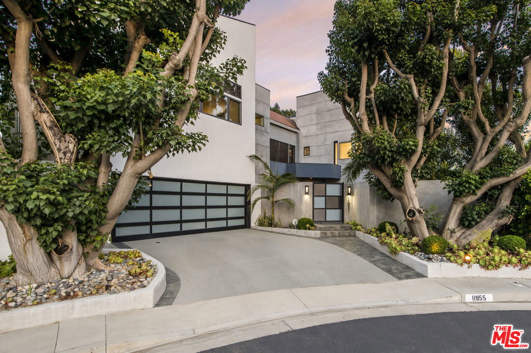 11955 Pinnacle Place – photo 1