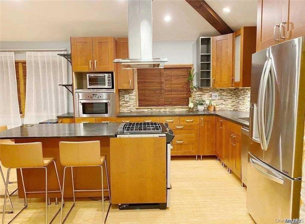 59 Oak Street – photo 1 of 6