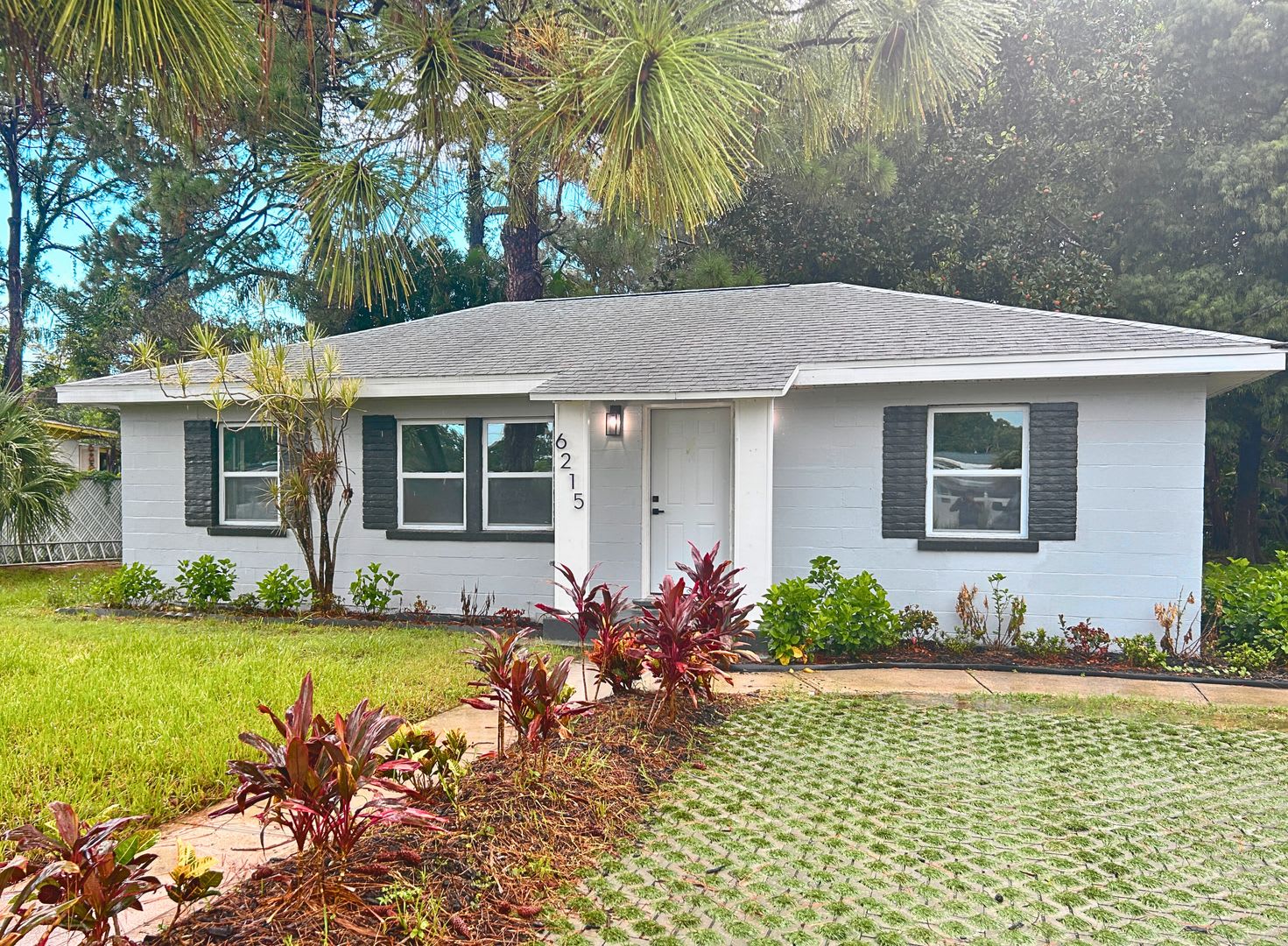 Newly Renovated 2-Bed, 1-Bath Duplex with Modern Upgrades – photo 1 of 11