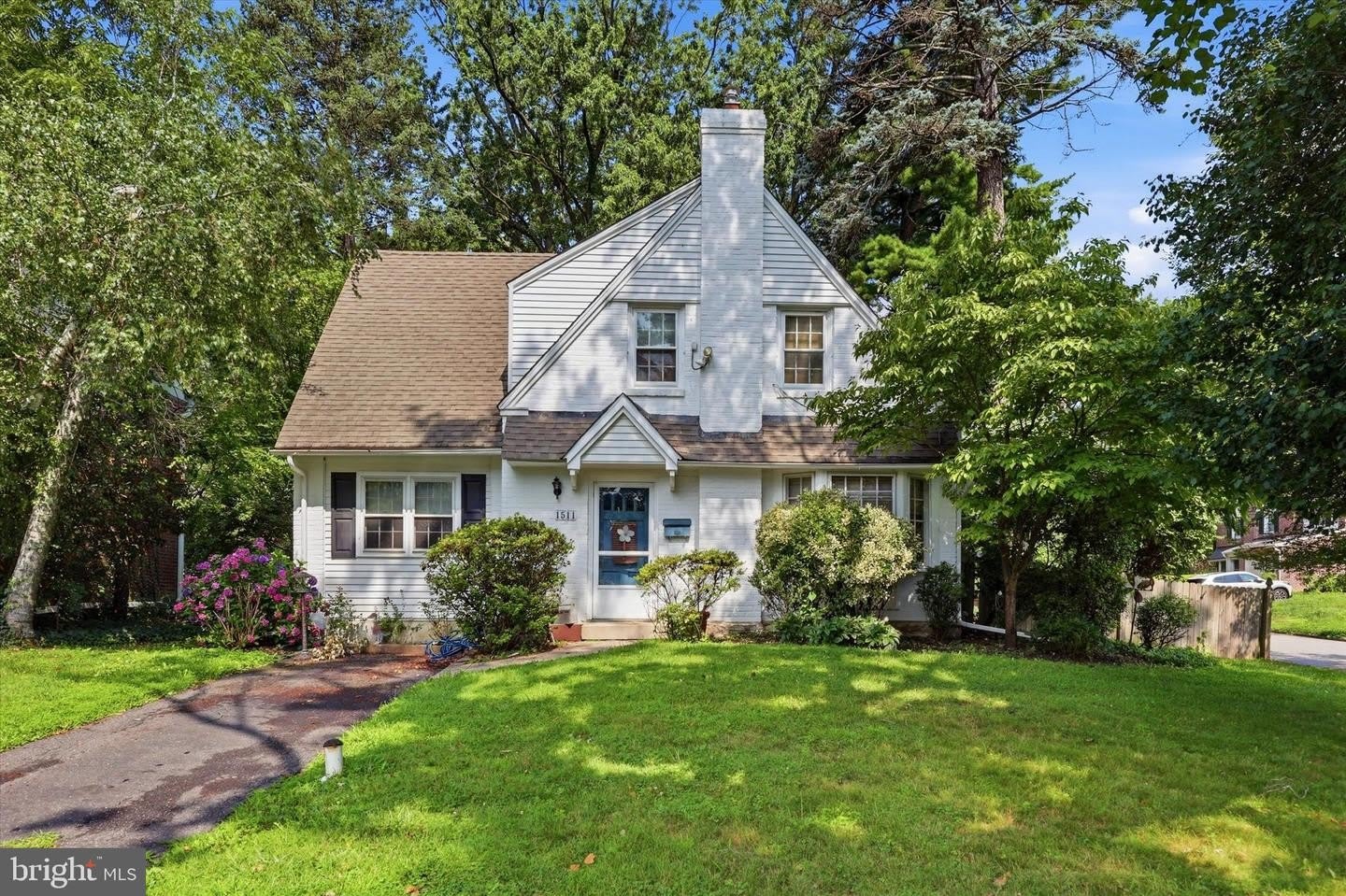 1511 BROOKHAVEN RD – photo 1 of 25