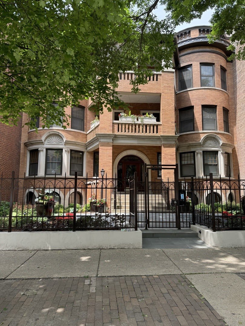 5610 N Kenmore Avenue – photo 1