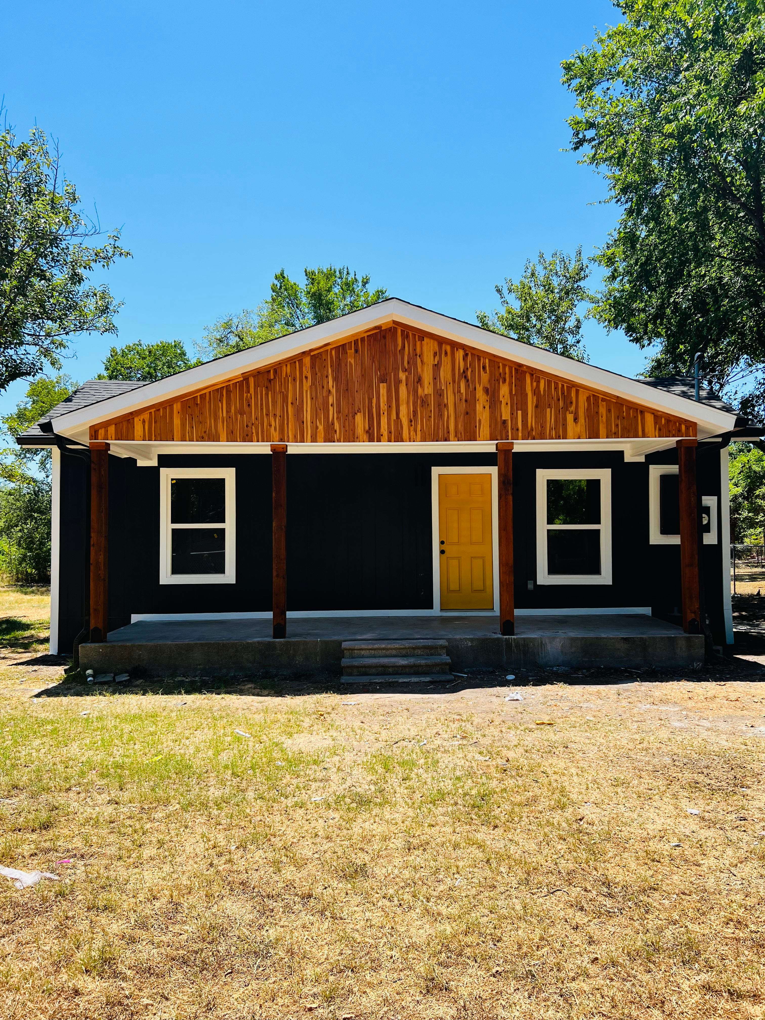 2705 W Sycamore Ave – photo 1