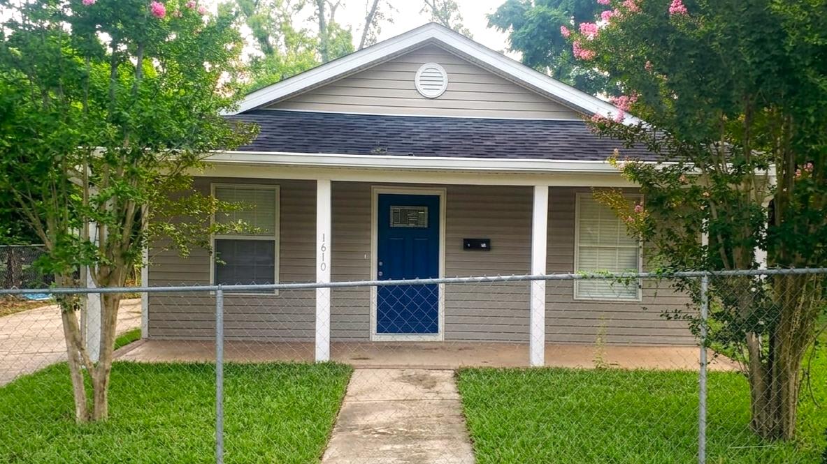 1610 Saxon Street – photo 1