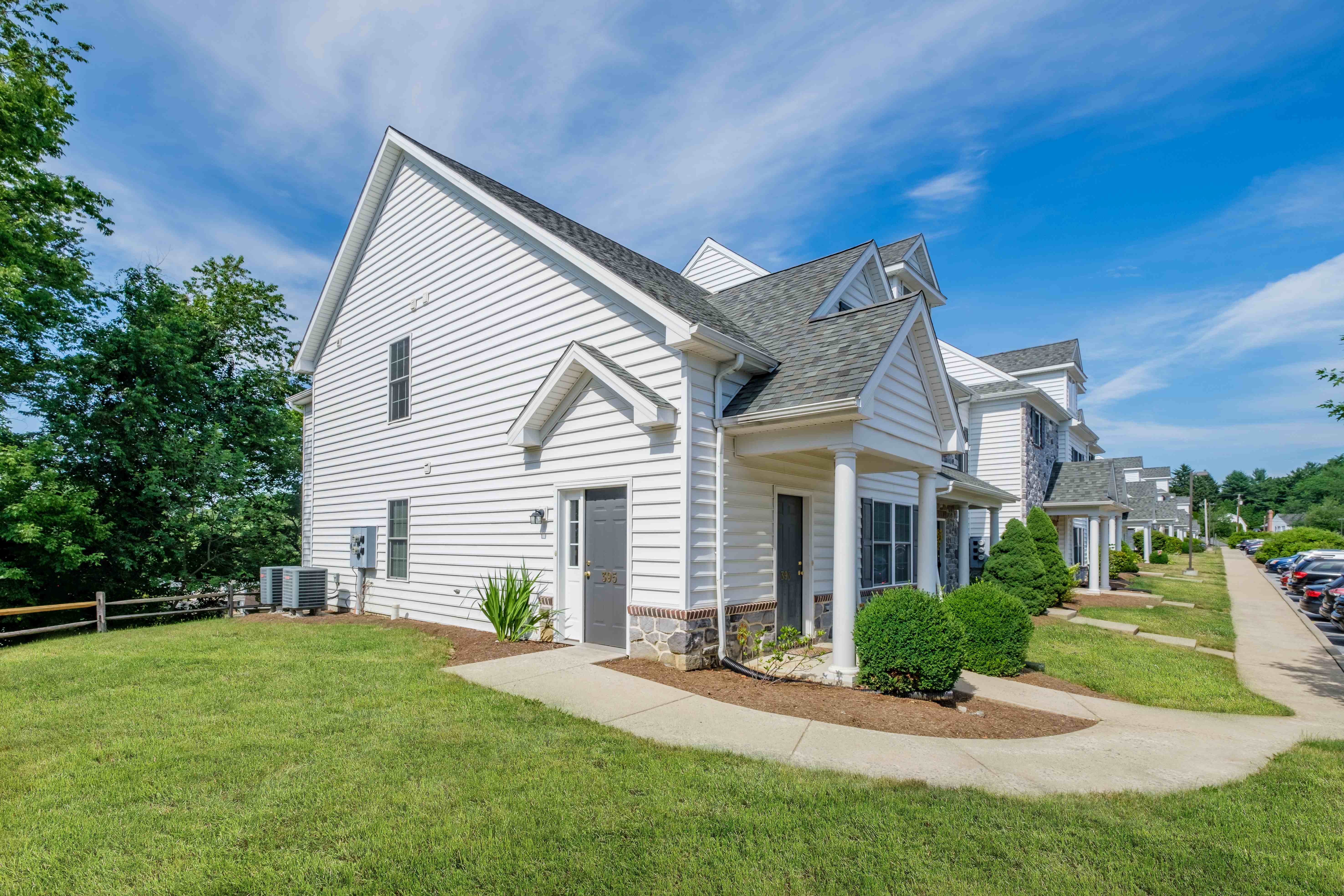 427 College Manor Ave – photo 1 of 74