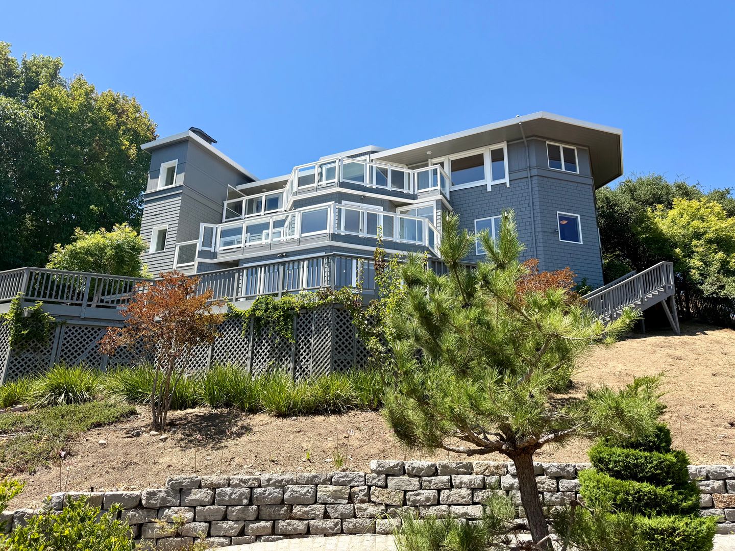 PANORAMIC BAY VIEW ESTATE IN PRESTIGIOUS TIBURON – photo 1 of 55
