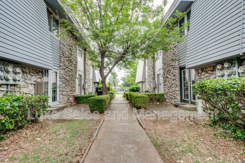 6026 NW Expressway – photo 1 of 31
