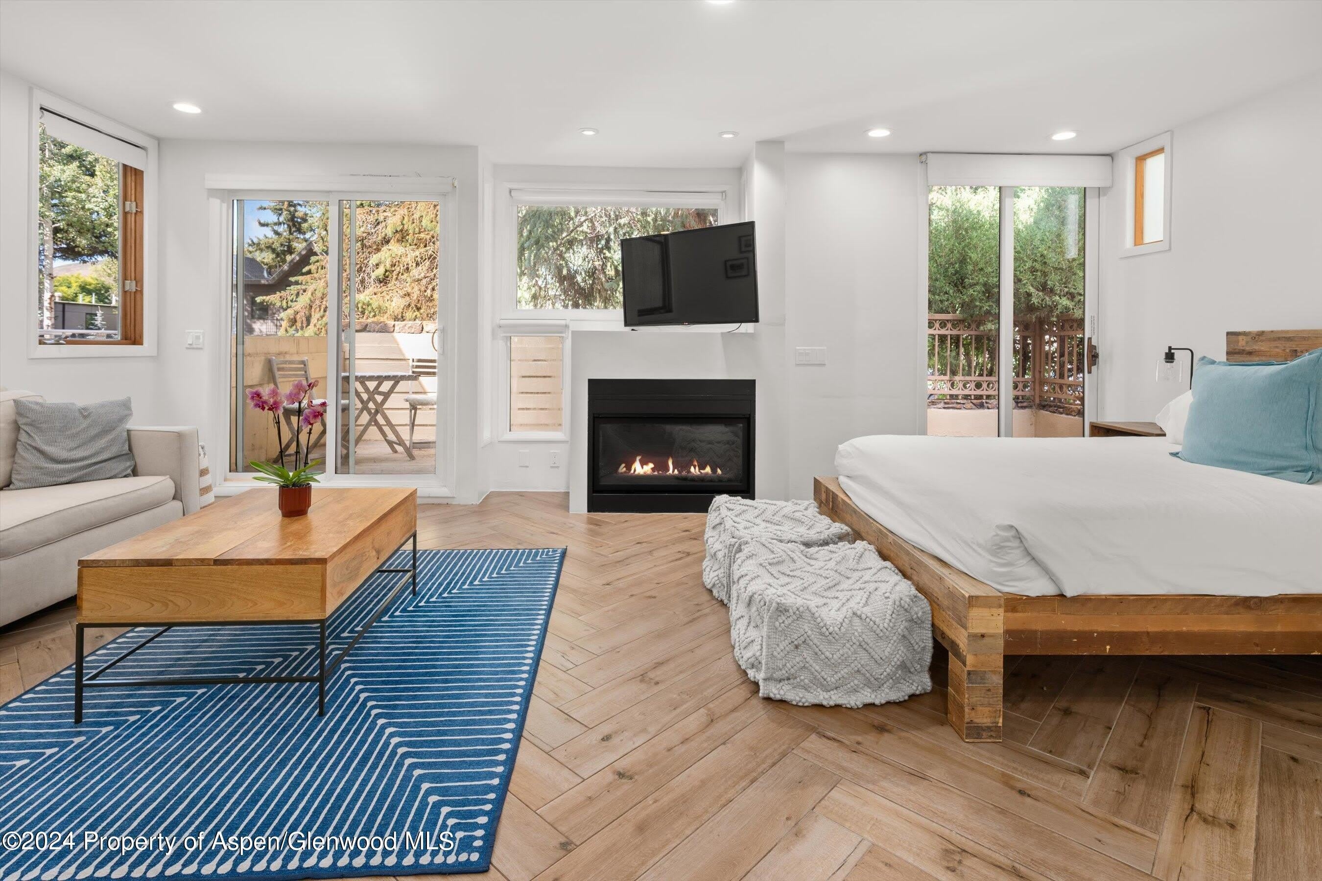 819 E Hyman Avenue – photo 1