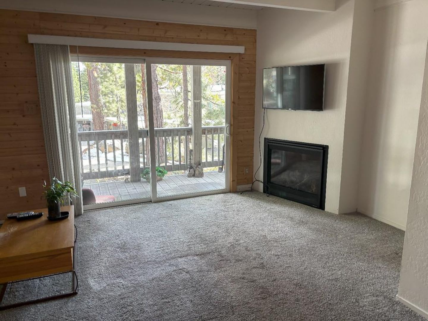 3Bed Condo W Covered Parking Storage Room – photo 1