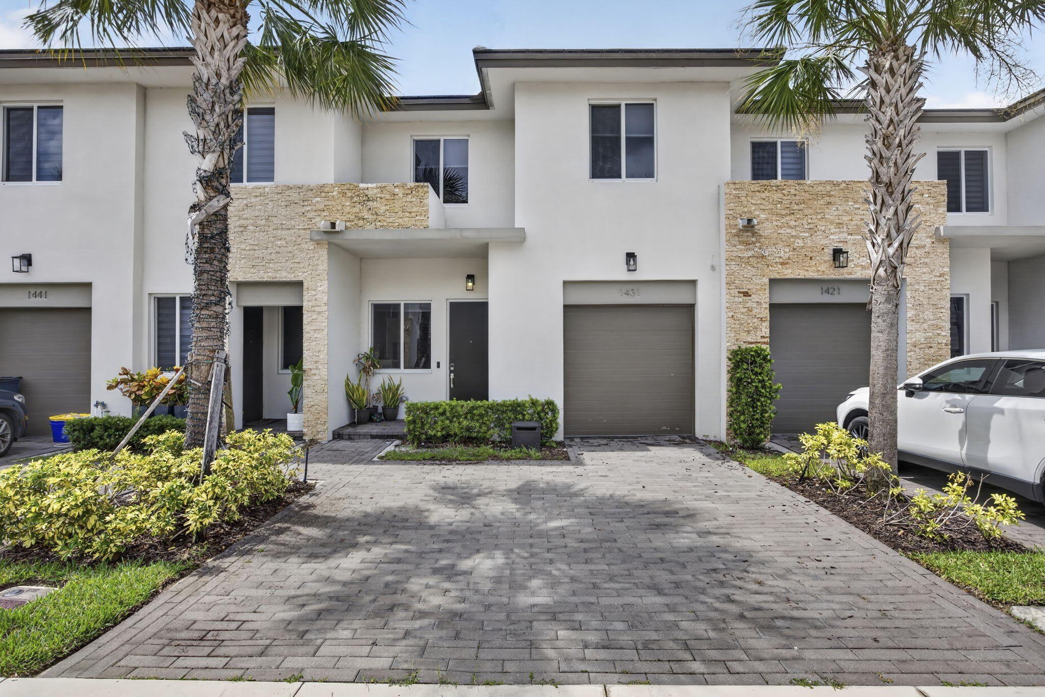 1431 PIONEER Way – photo 1