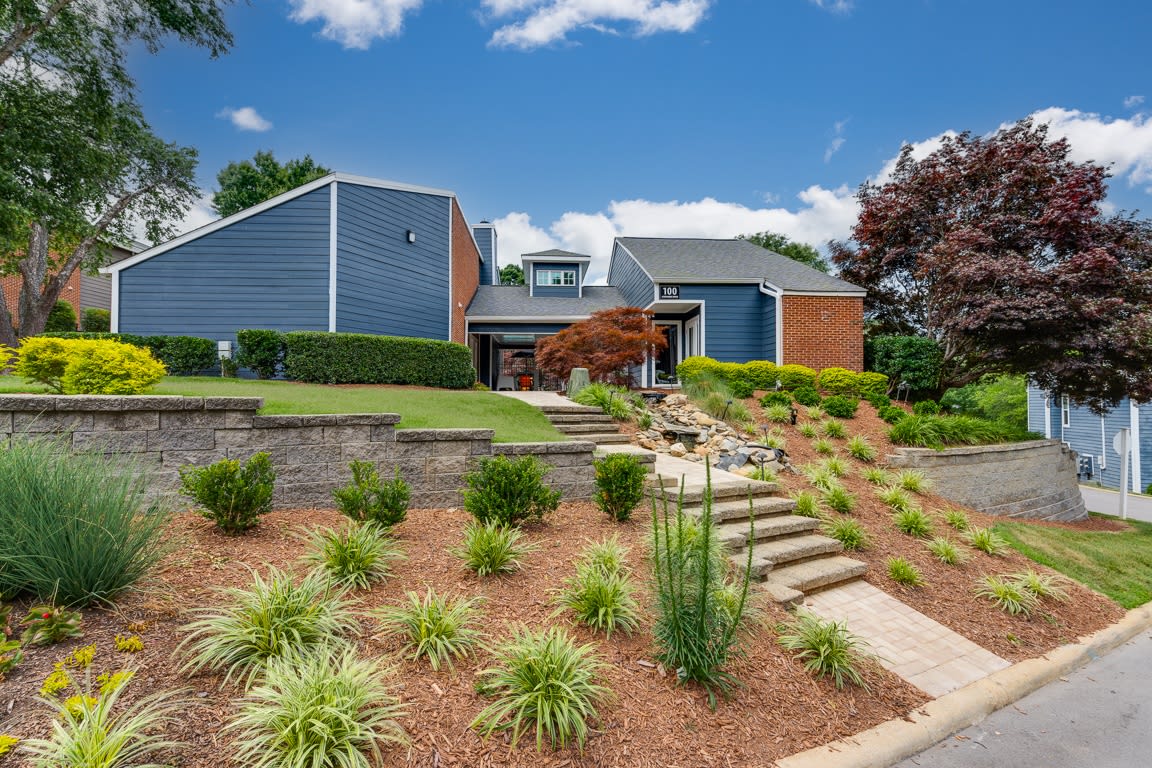 Woodcreek Apartments – photo 1