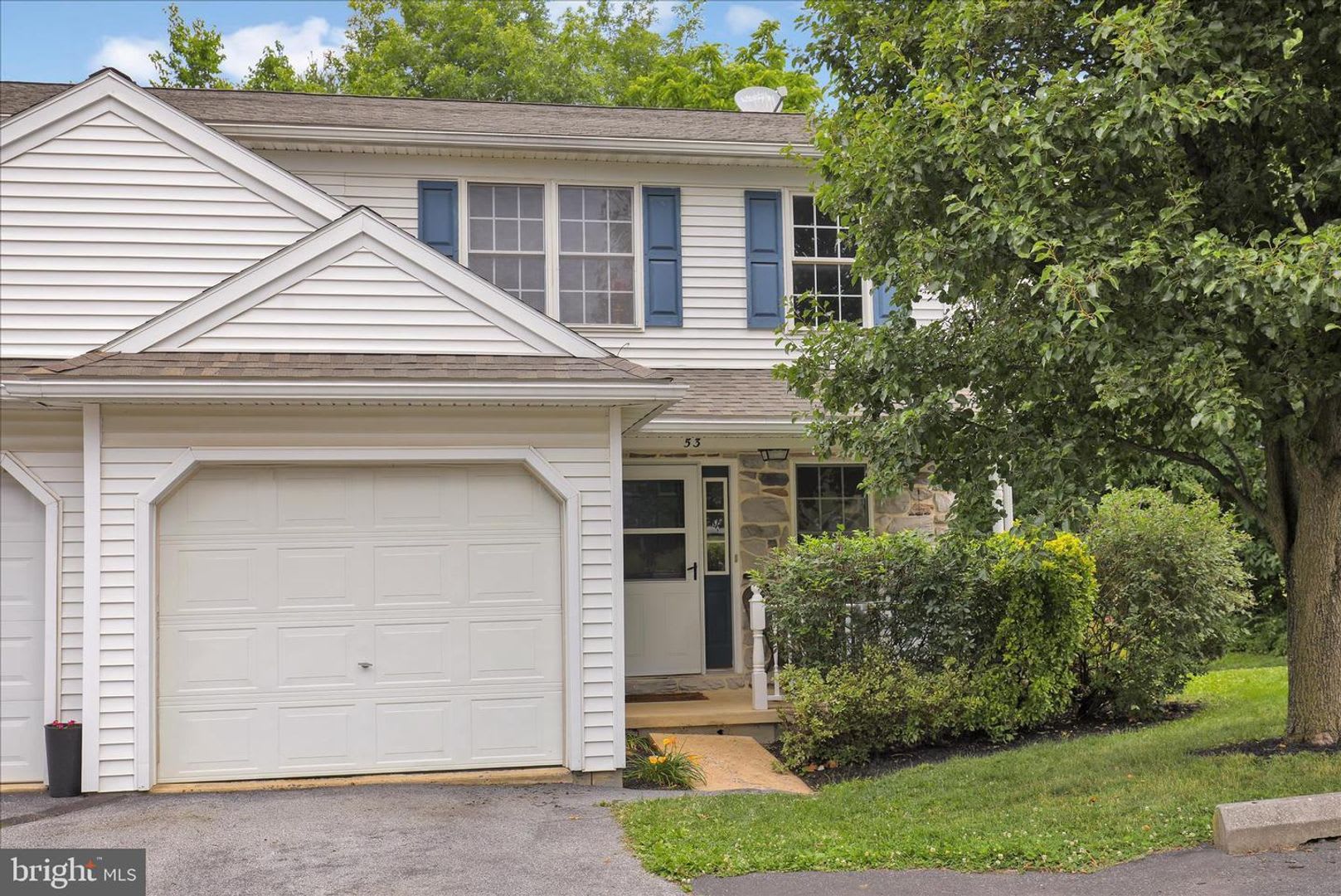 3 Bed 3 Bath Updated Townhouse In Lititz – photo 1 of 121