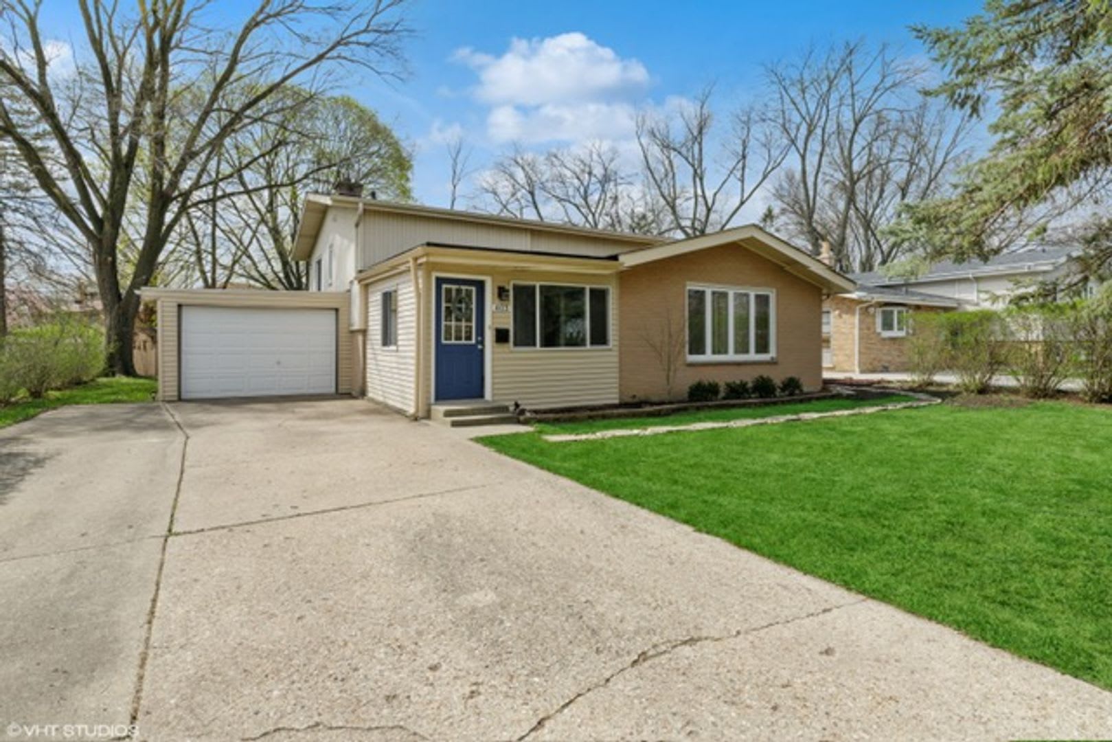 403 E Lake Ave Glenview Il 60025 – photo 1 of 81