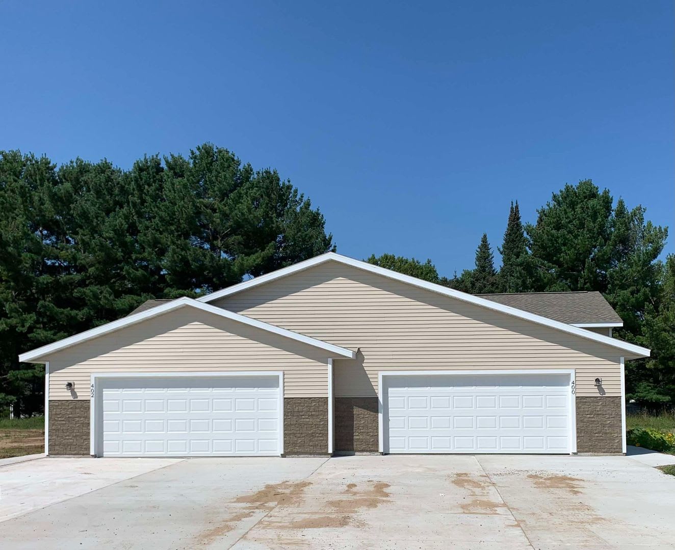 3 Bedroom Duplex – photo 1 of 6