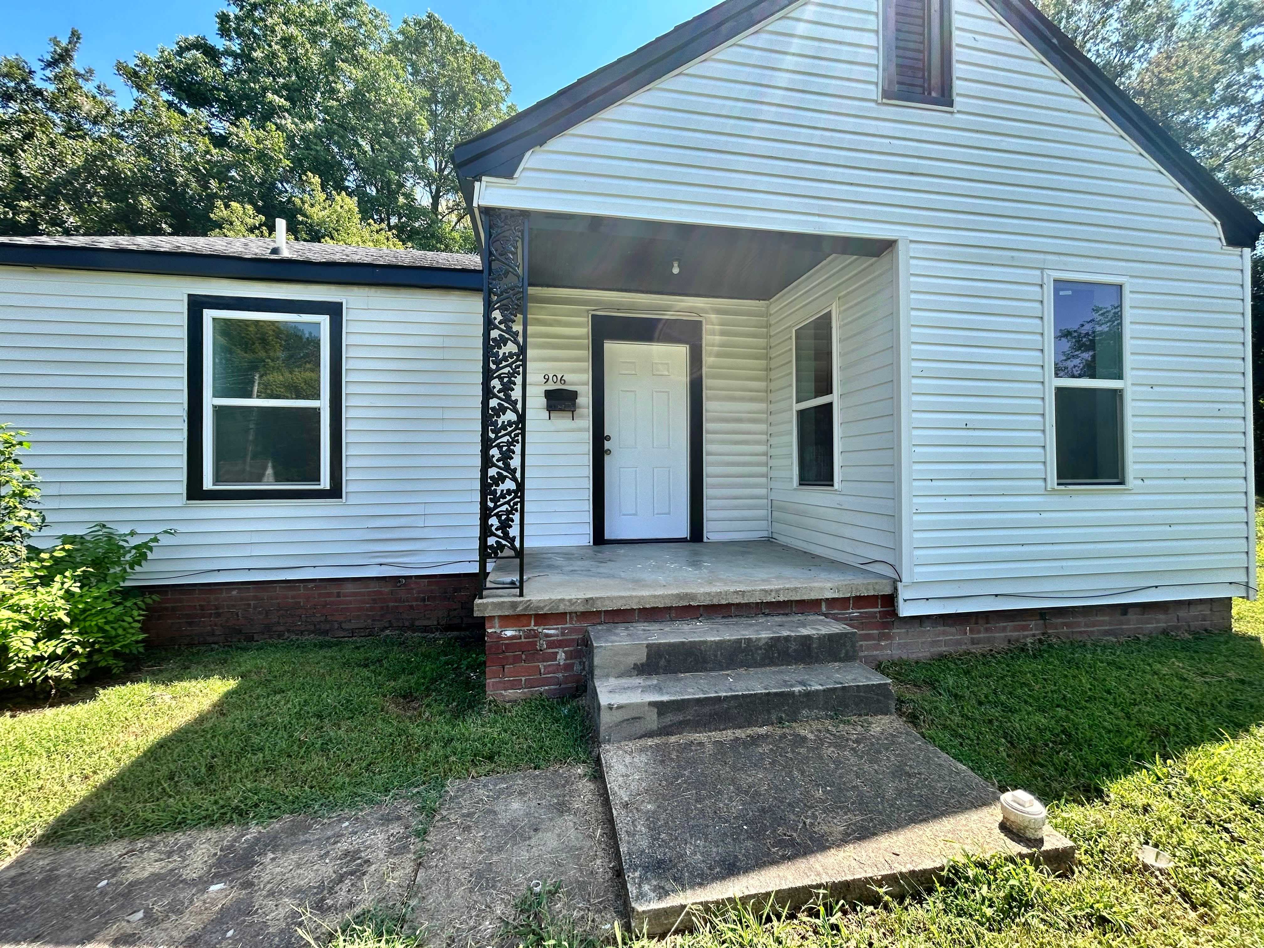 906 N Royal St – photo 1