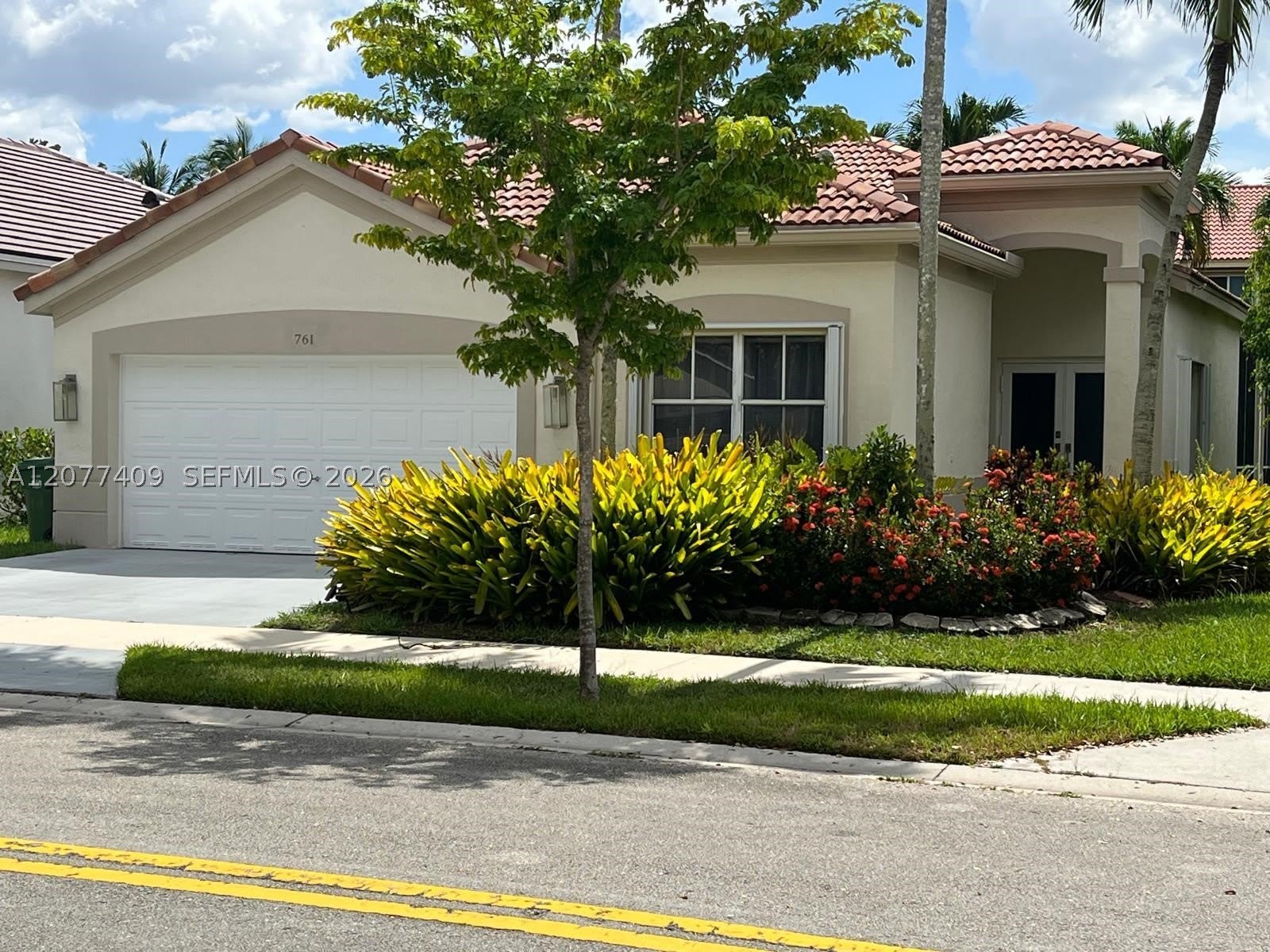 761 Tanglewood Cir – photo 1