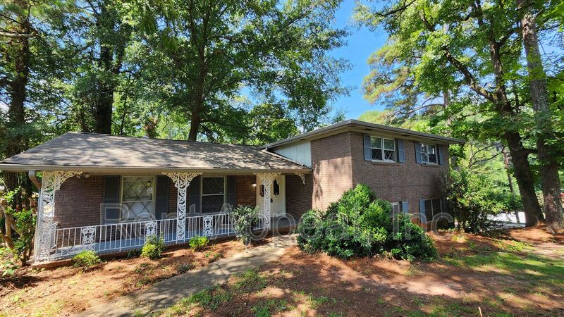 872 Holly Hedge Rd – photo 1 of 16