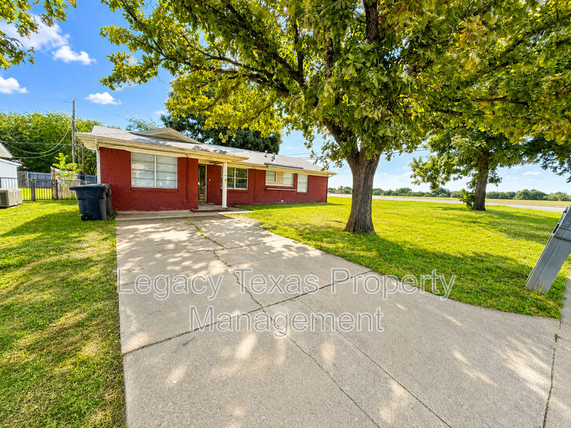 1902 Joslin St – photo 1