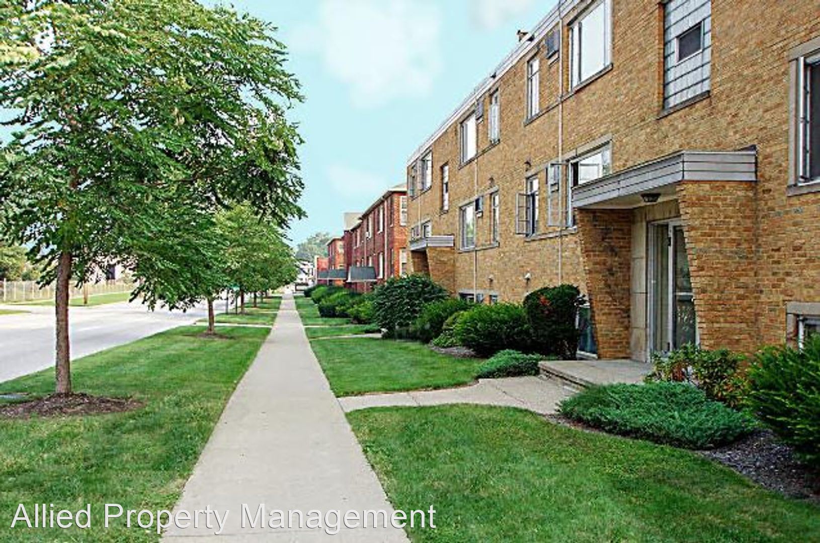 South Hills Apartments – photo 1