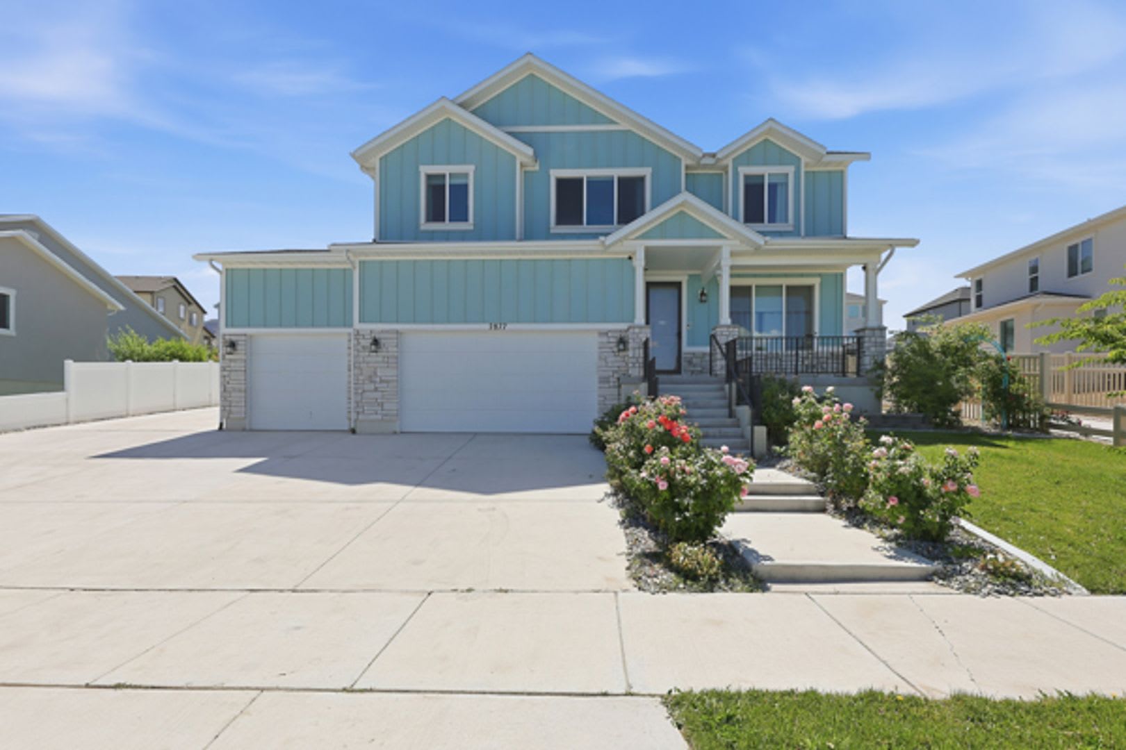 Large Luxurious House With View Of Beautiful Utah Lake – photo 1 of 88