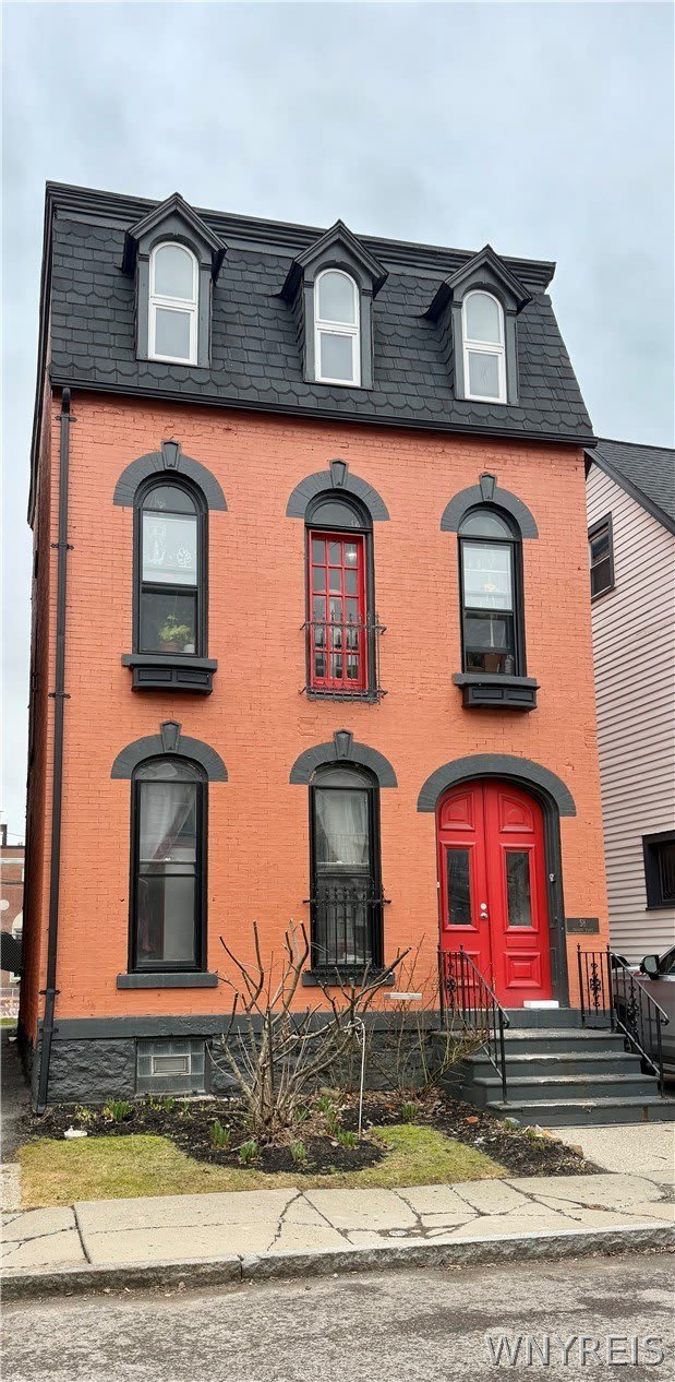 58 Trinity Place – photo 1 of 8
