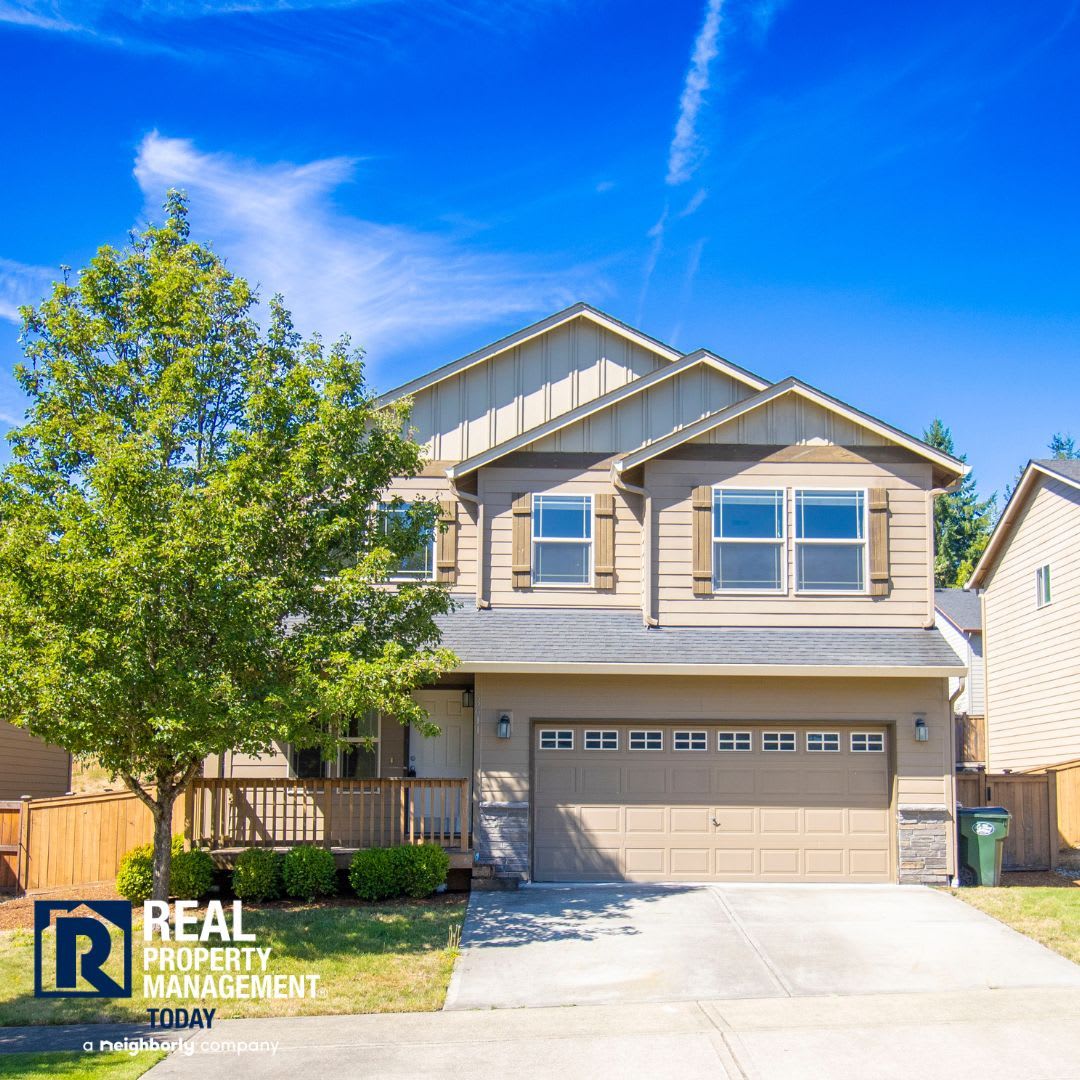 Spacious 4 Bedroom Lacey Home With Loft A C Fenced Yard 2 Car Garage – photo 1 of 274