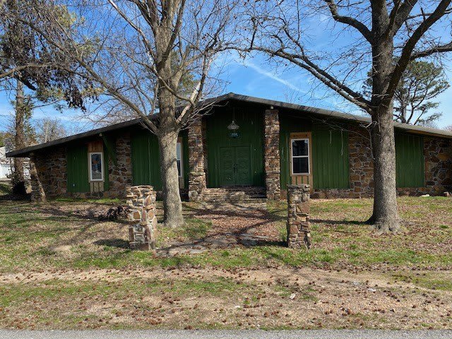 202 SE 3rd Avenue – photo 1 of 5