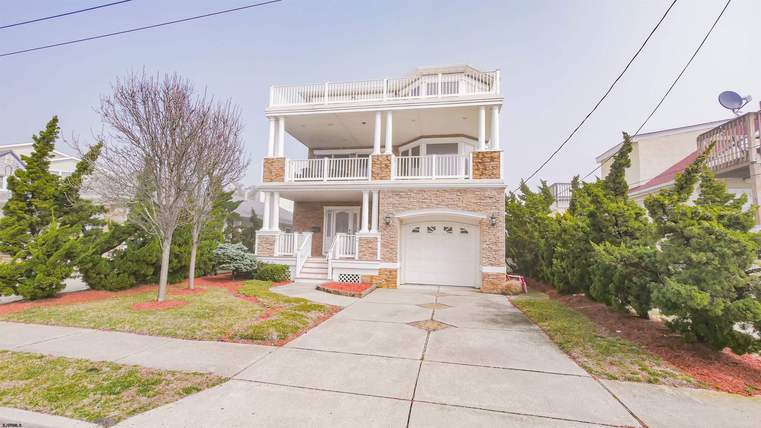 229 N 8th Street – photo 1 of 42
