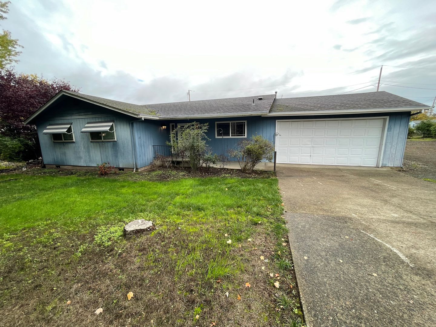 3 Bedroom Home with RV Parking – photo 1