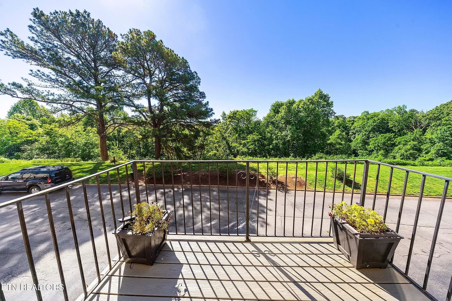 1954 Cherokee Bluff Drive – photo 1