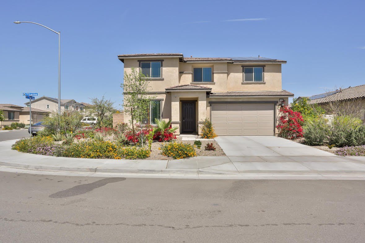 84422 Calle Larriva – photo 1 of 24