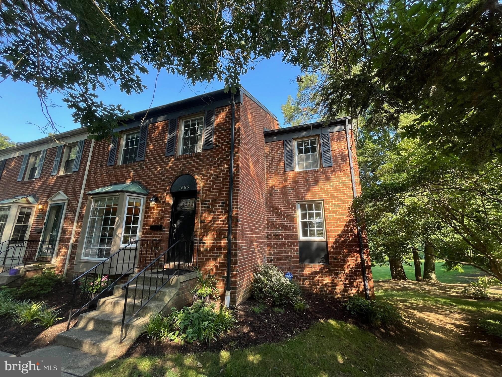 1666 ALBERMARLE Drive – photo 1