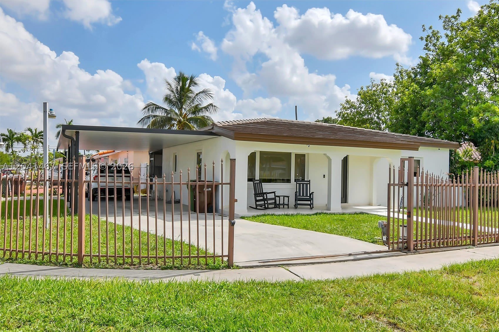 241 W 48th St – photo 1