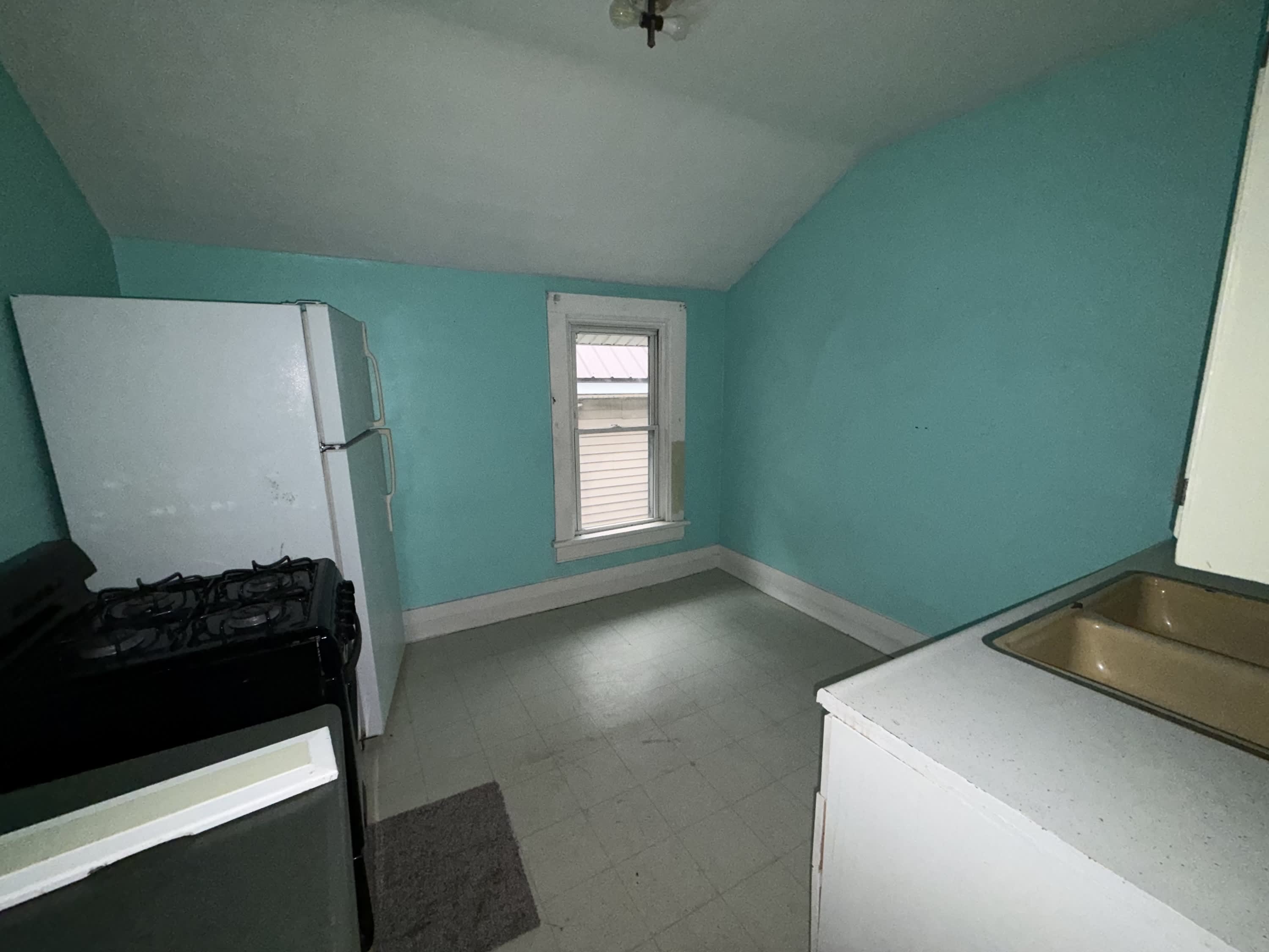 512 West Marion Street – photo 1 of 7