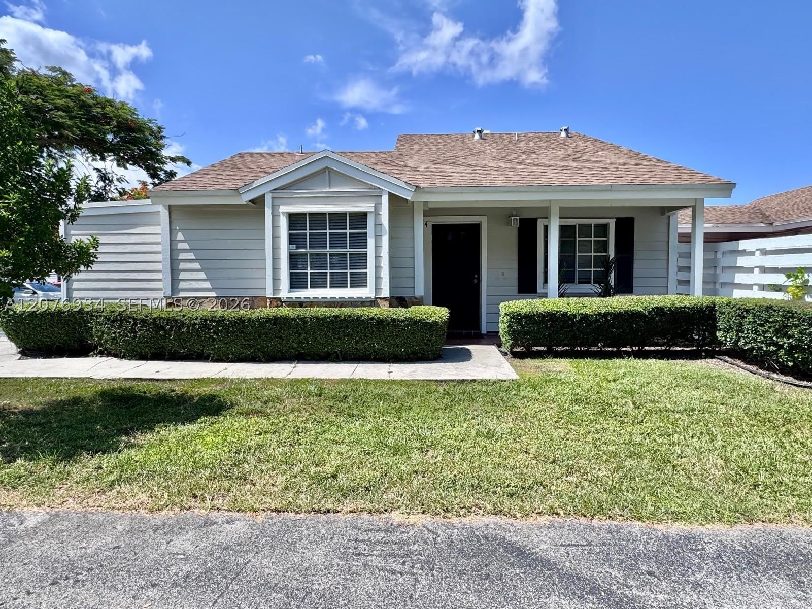 13700 Sw 149Th Cir Ln – photo 1 of 35