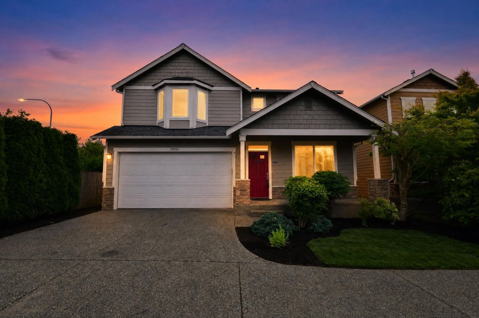 Stunning 4 Bedroom Bothell Home Spacious Modern Move In Ready – photo 1 of 91