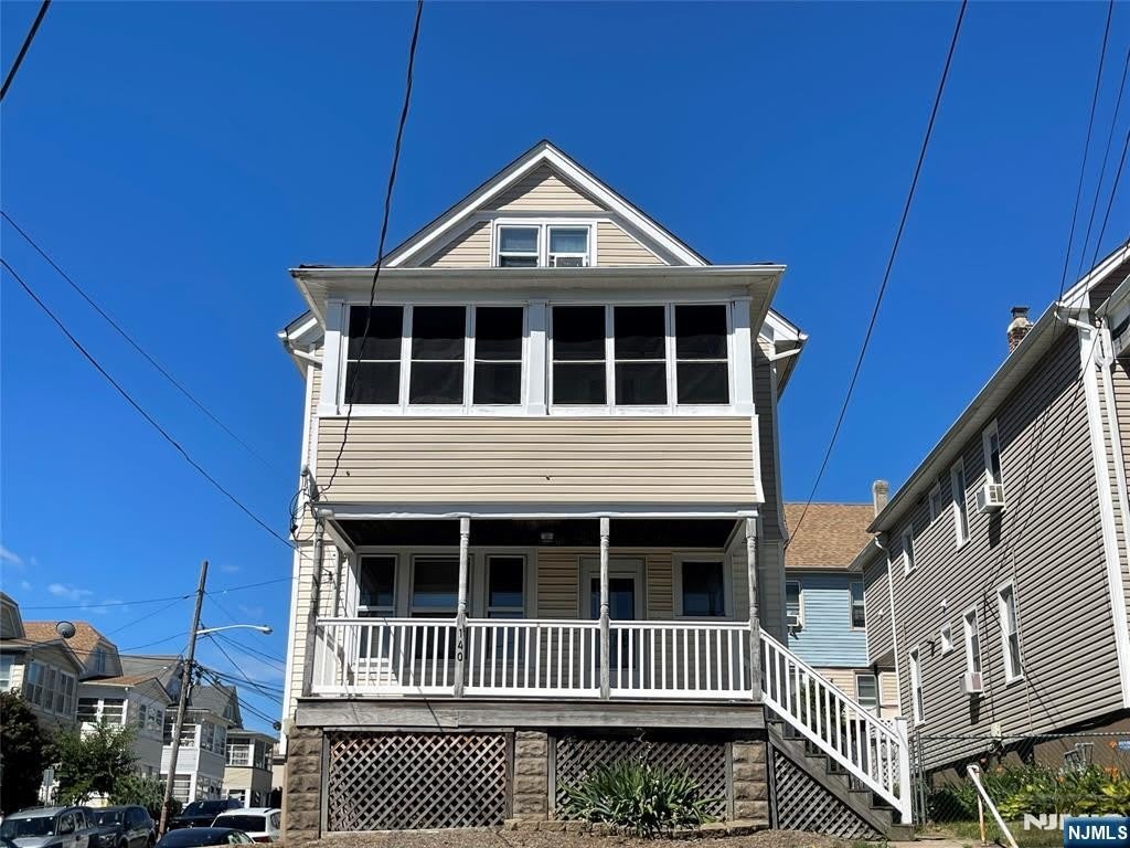 140 Westervelt Avenue – photo 1 of 17