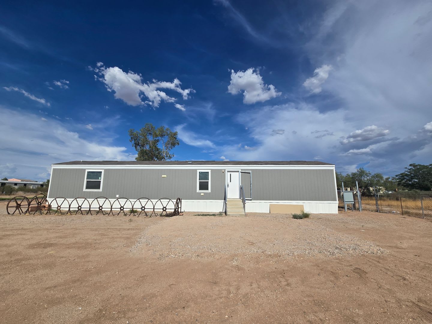 3 bed / 2 bath Home with Large 1/3 Acre Yard – photo 1 of 25
