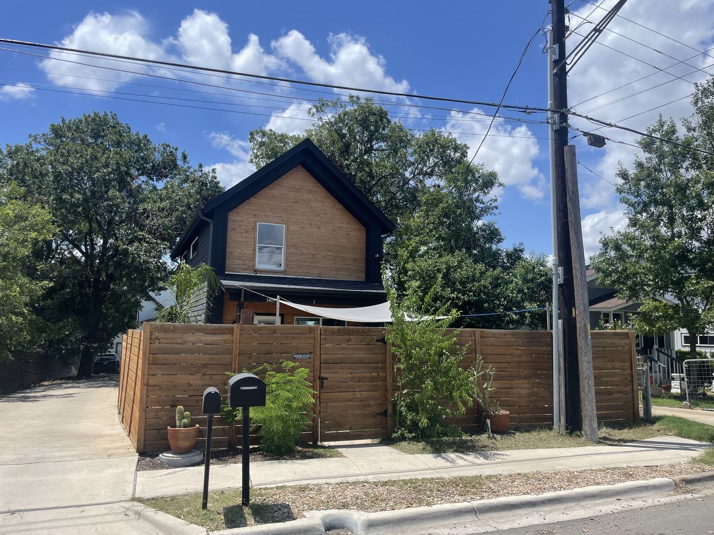 3/2.5 in PENN HEIGHTS NEIGHBORHOOD – photo 1