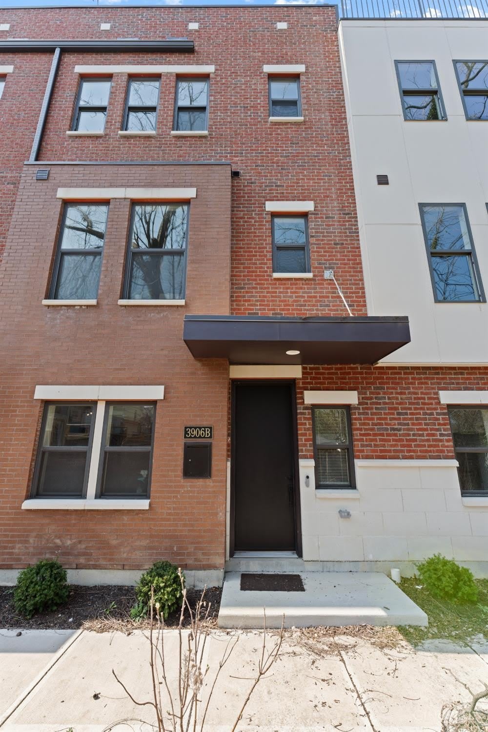 3906 Edwards Road – photo 1