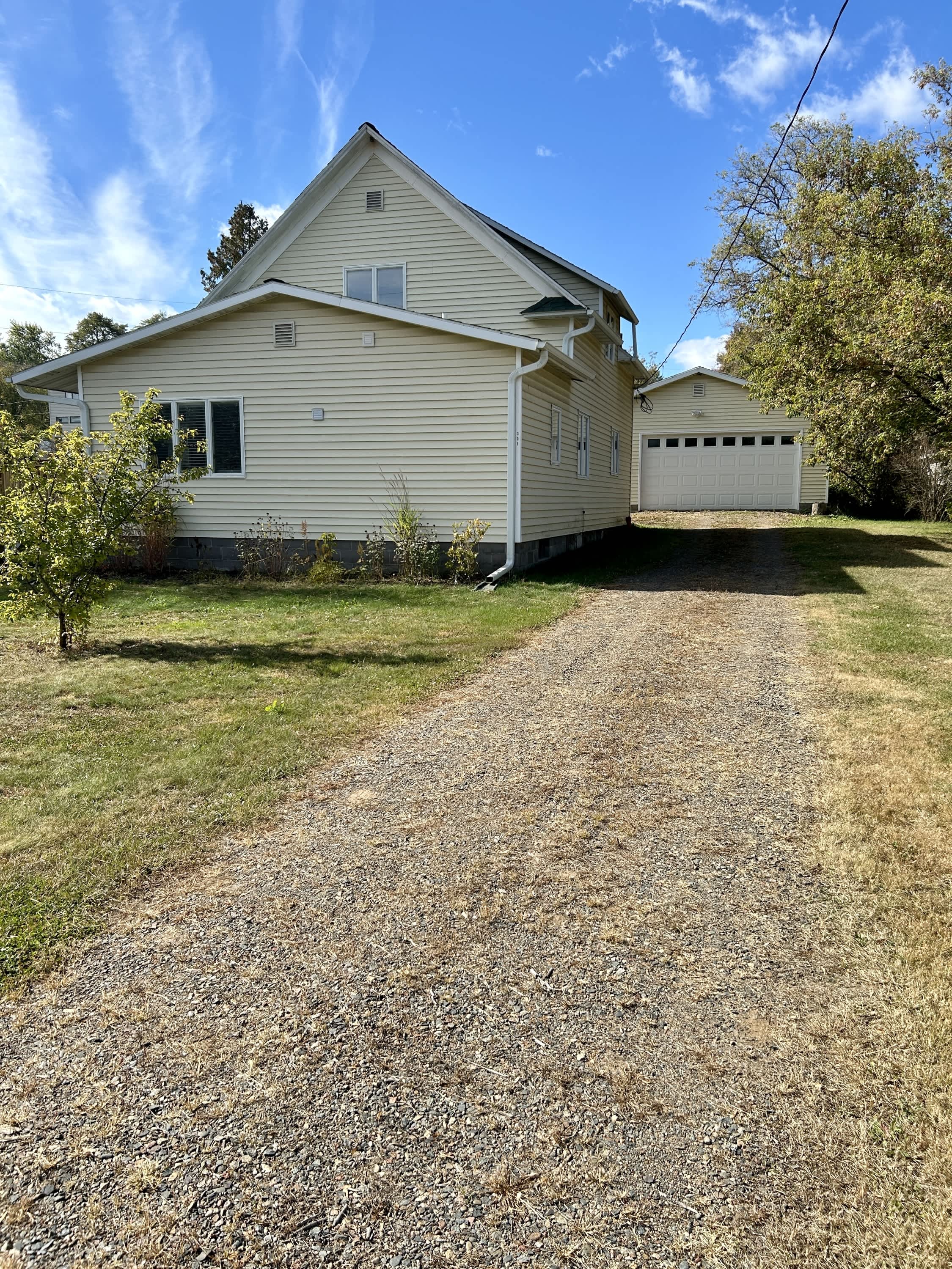 301 1st Ave N – photo 1 of 10