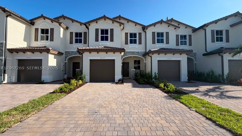 2537 SE 25th Dr – photo 1