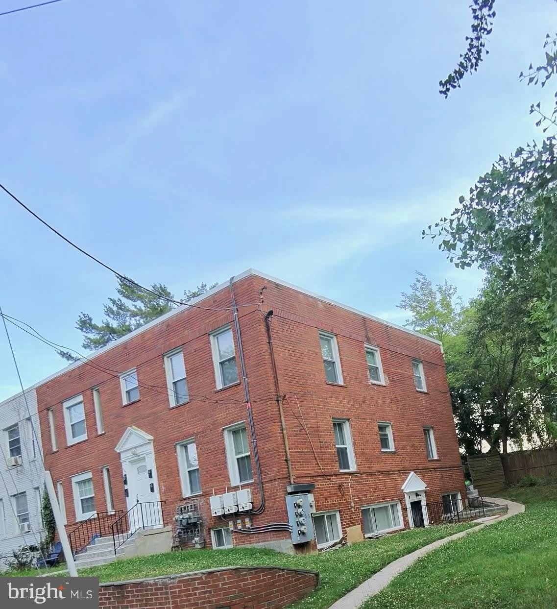 407 LEBAUM Street SE – photo 1