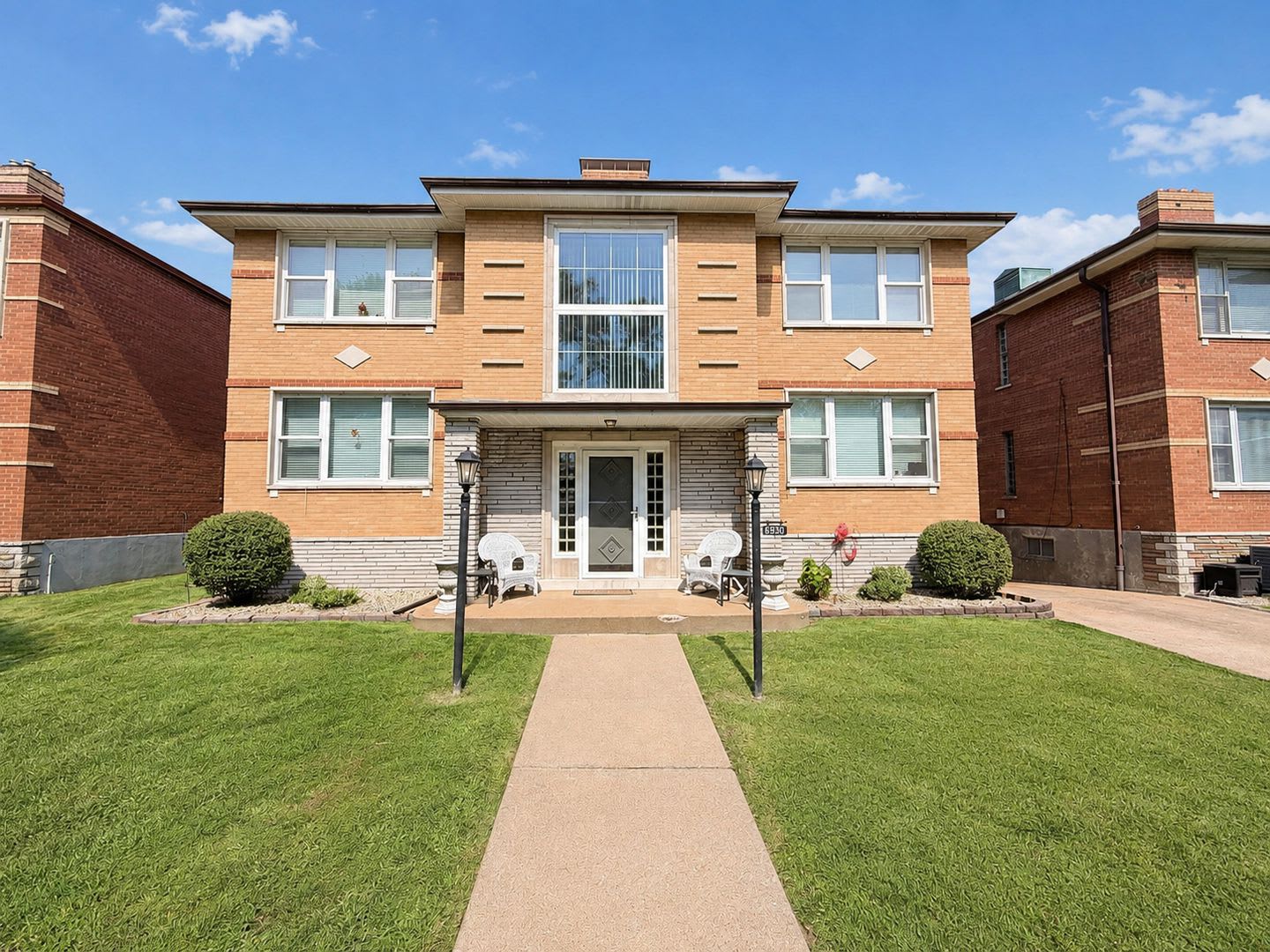 6930 Jamieson Avenue – photo 1