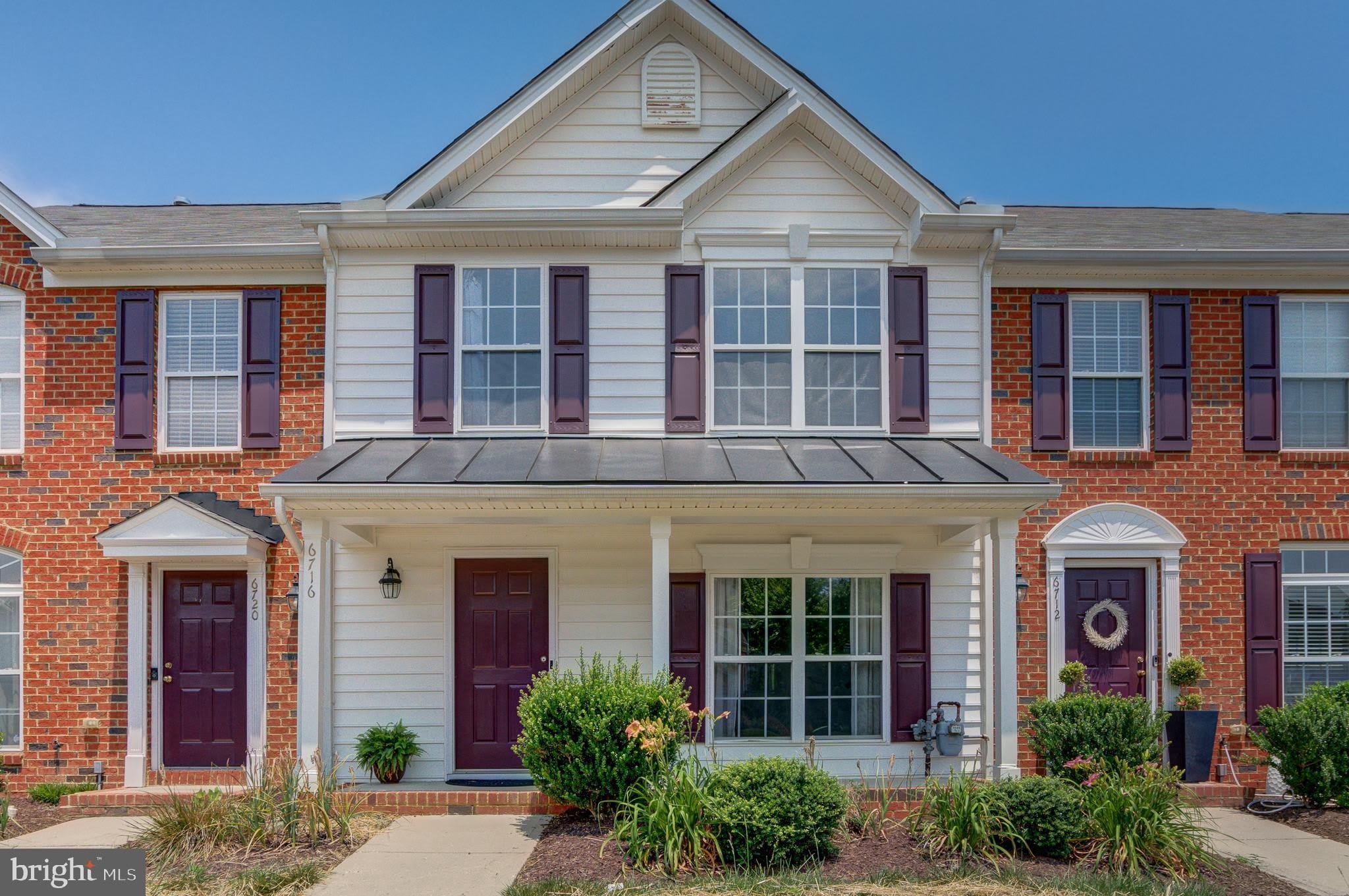 6716 N GRAND BROOK Circle – photo 1 of 17